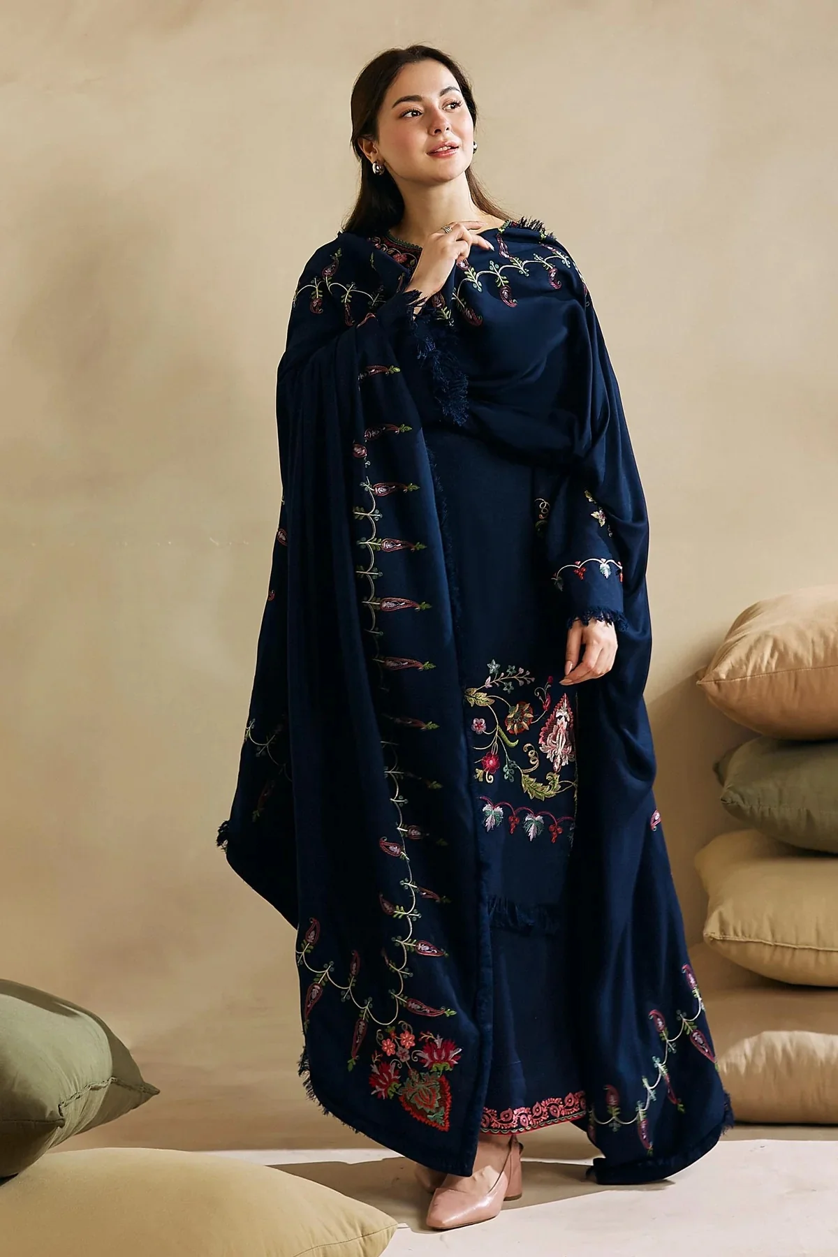 ZW23-1B NAVY – 3PCS EMBROIDERED WINTER SUIT - Image 5